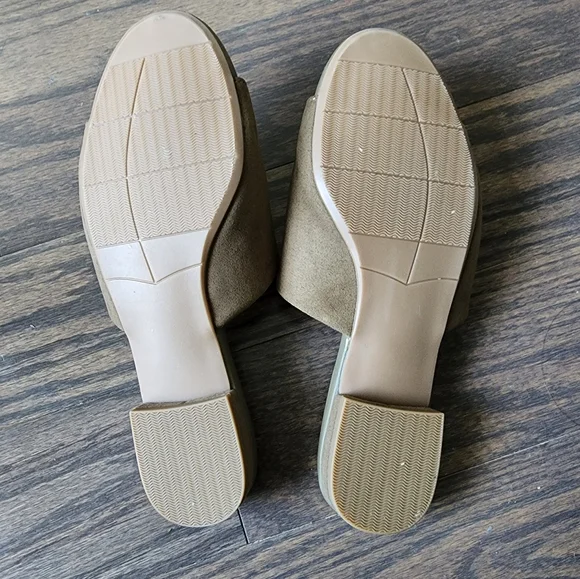 Flats Sandals - Picture 3 of 3